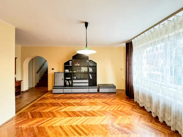 Eladó ház Vértesszőlős 180 nm