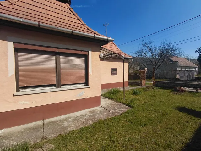 Eladó ház Várgesztes 82 nm