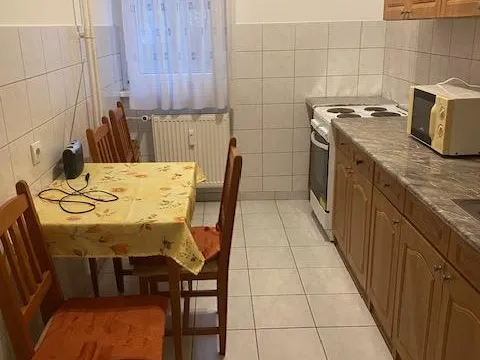 Kiadó lakás Oroszlány 56 nm