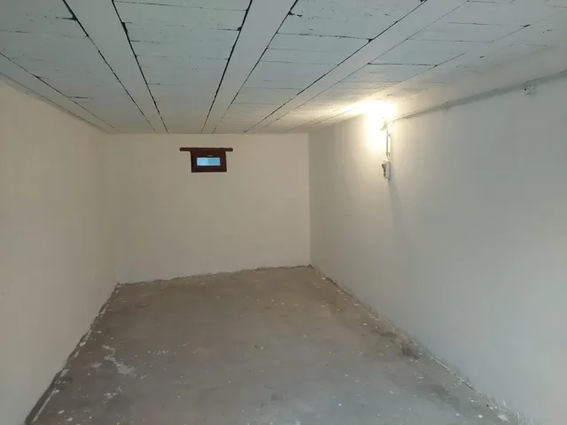 Eladó garázs Tatabánya 18 nm