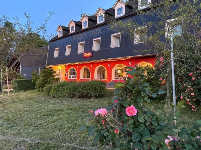 Eladó kereskedelmi és ipari ingatlan Mocsa 949 nm