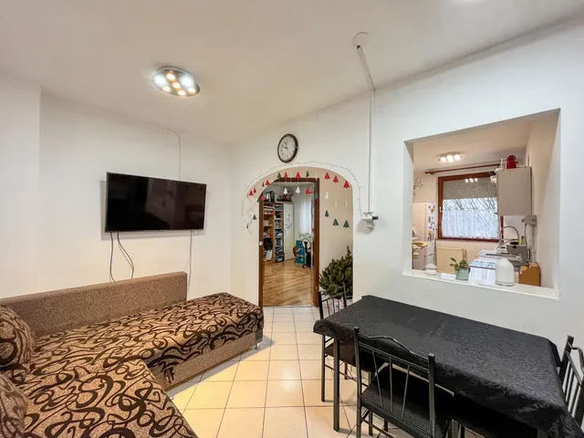 Eladó lakás Komárom