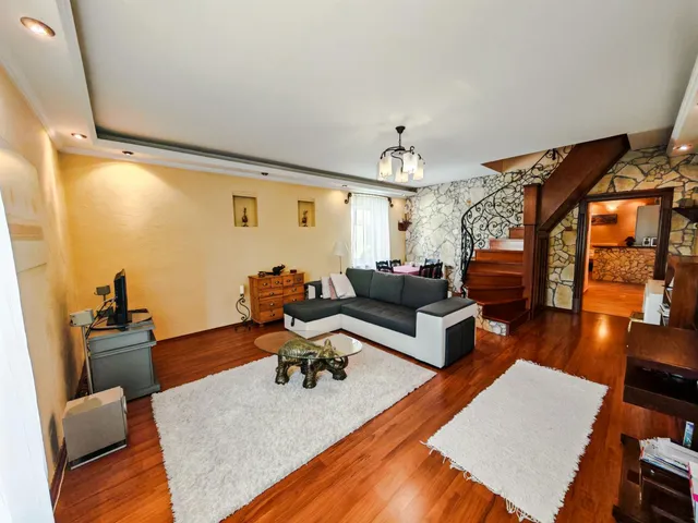 Kiadó lakás Tata 94 nm