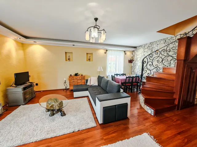 Kiadó lakás Tata 94 nm