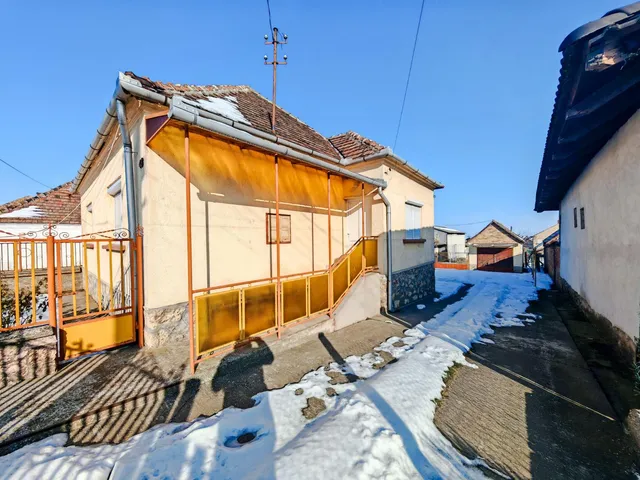 Eladó ház Kocs 123 nm