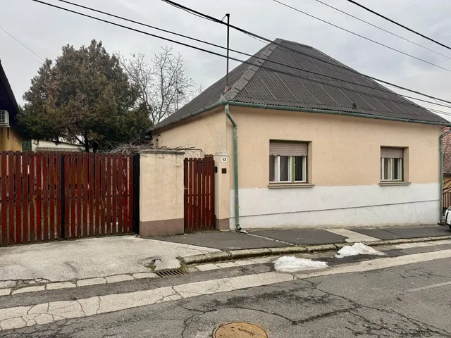 Eladó ház Komárom 86 nm