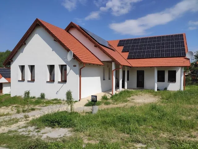 Eladó ház Vértessomló 160 nm