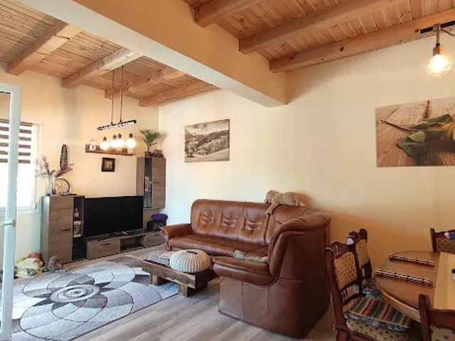 Eladó ház Vértessomló 160 nm