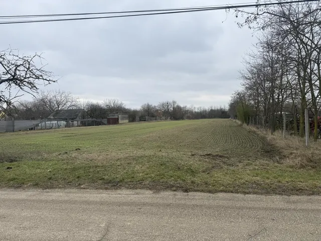 Eladó telek Komárom 2905 nm