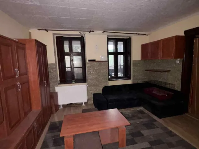 Eladó lakás Tata 45 nm