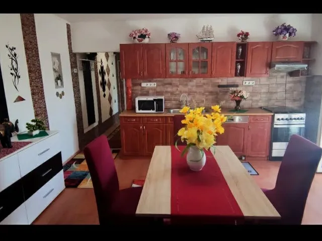 Eladó lakás Oroszlány 52 nm