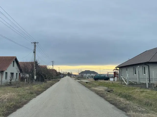 Eladó telek Kömlőd 900 nm