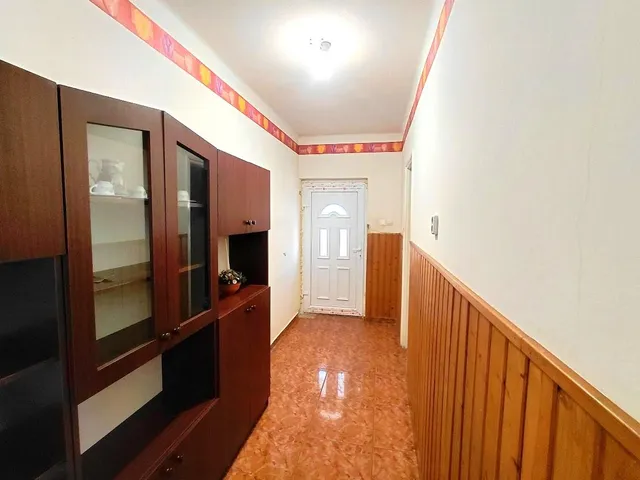 Eladó ház Dad 241 nm