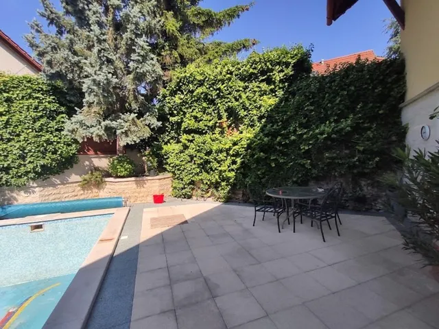 Kiadó ház Tata 140 nm