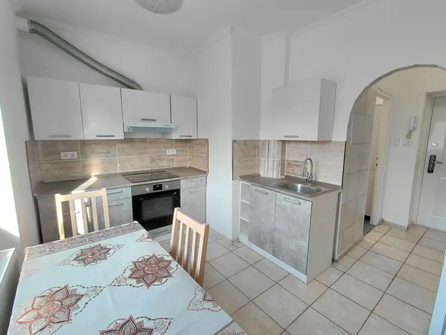 Eladó lakás Oroszlány 36 nm