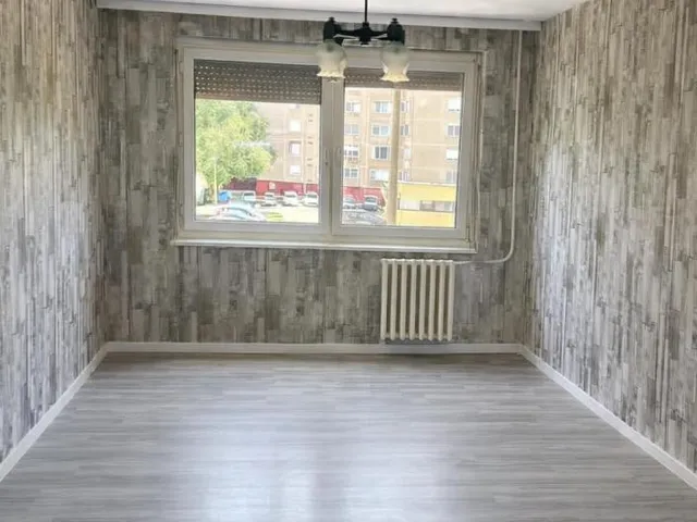 Eladó lakás Oroszlány 53 nm