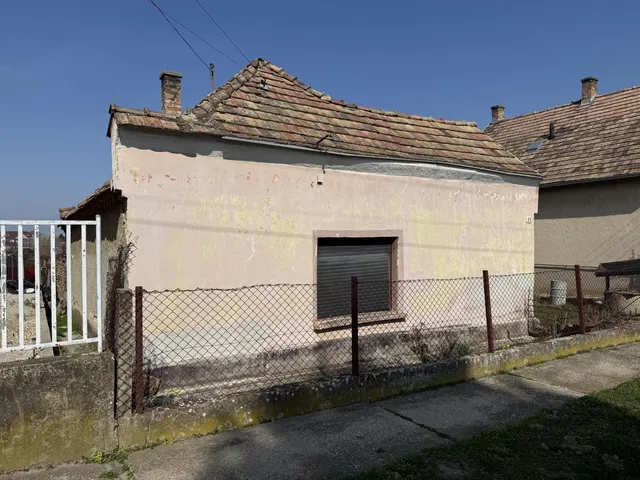 Eladó ház Kocs 60 nm