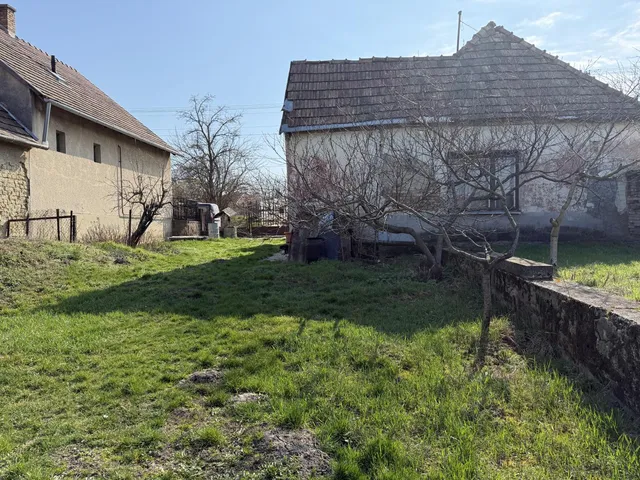 Eladó ház Kocs 60 nm