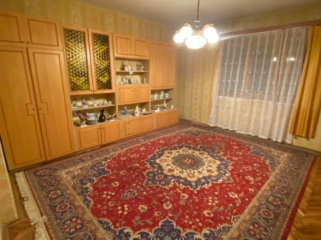 Eladó lakás Oroszlány 64 nm