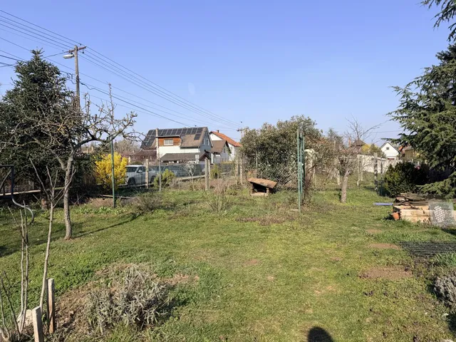 Eladó telek Tata 240 nm