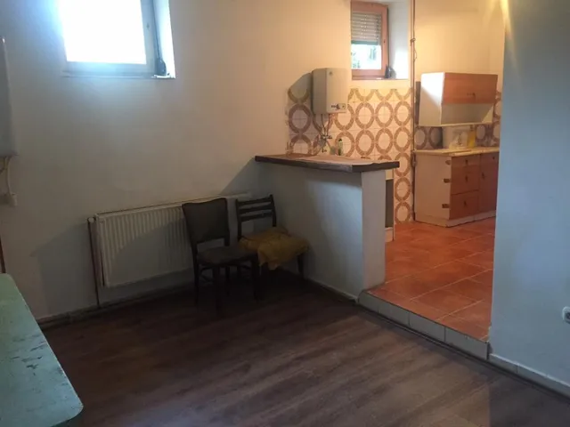 Kiadó kereskedelmi és ipari ingatlan Tata 125 nm