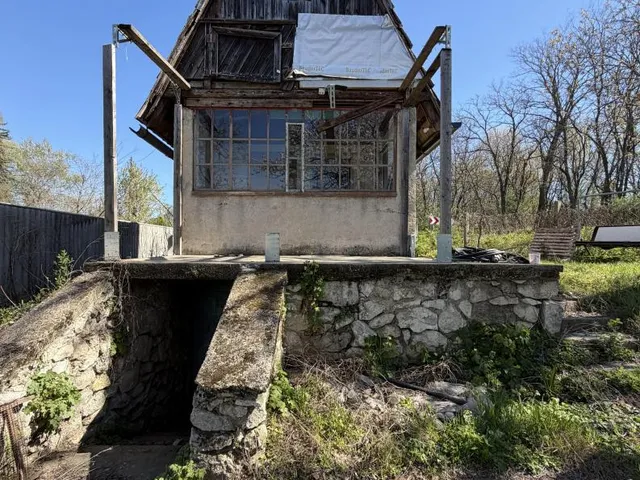 Eladó üdülő és hétvégi ház Szomód 18 nm