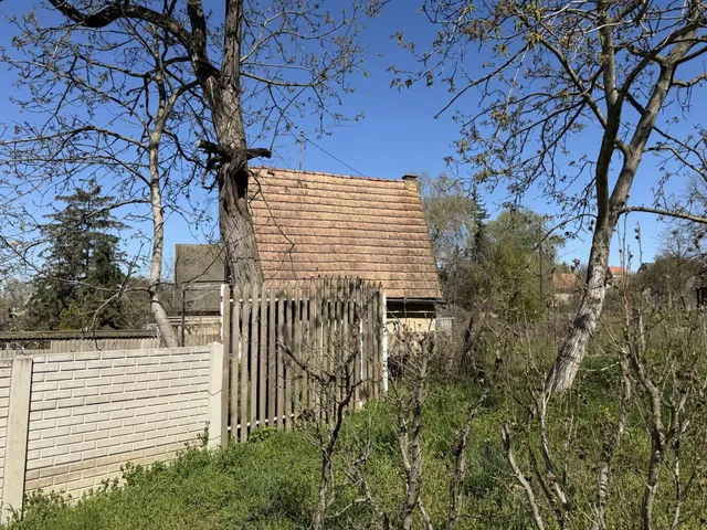 Eladó üdülő és hétvégi ház Szomód 18 nm