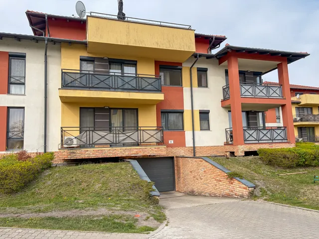 Eladó lakás Tata 74 nm