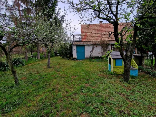 Eladó üdülő és hétvégi ház Oroszlány 45 nm