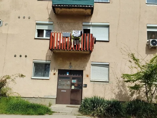 Eladó lakás Oroszlány 36 nm