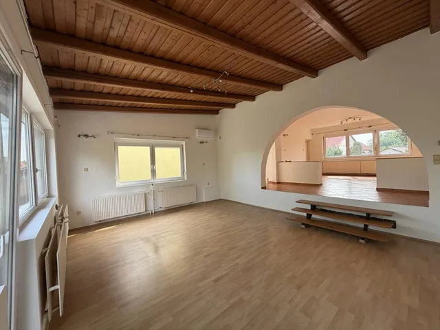 Eladó ház Oroszlány 185 nm