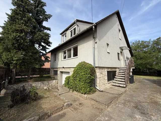 Eladó ház Oroszlány 185 nm