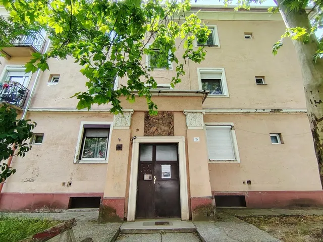 Eladó lakás Oroszlány 52 nm