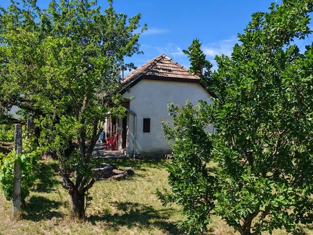 Eladó telek Tata 2175 nm