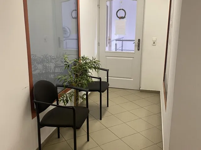 Kiadó kereskedelmi és ipari ingatlan Komárom 20 nm