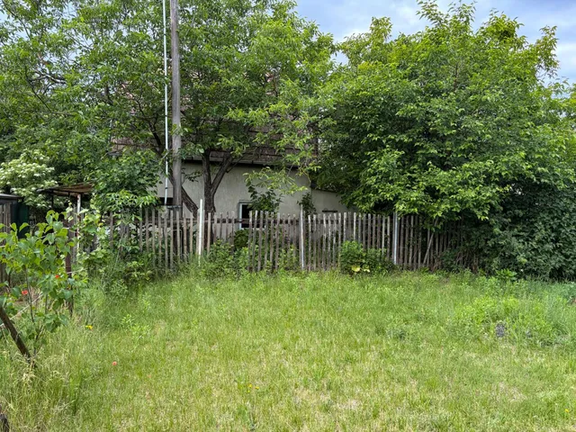Eladó telek Tata 880 nm