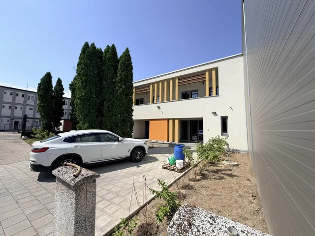 Kiadó kereskedelmi és ipari ingatlan Tata 180 nm