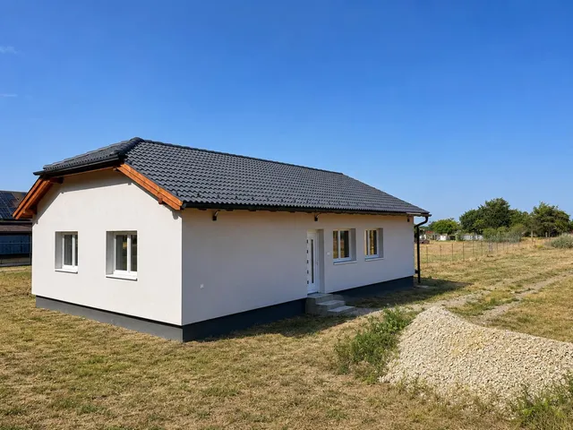 Eladó ház Naszály 88 nm