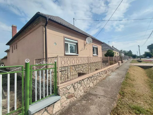 Eladó ház Kisbér 98 nm