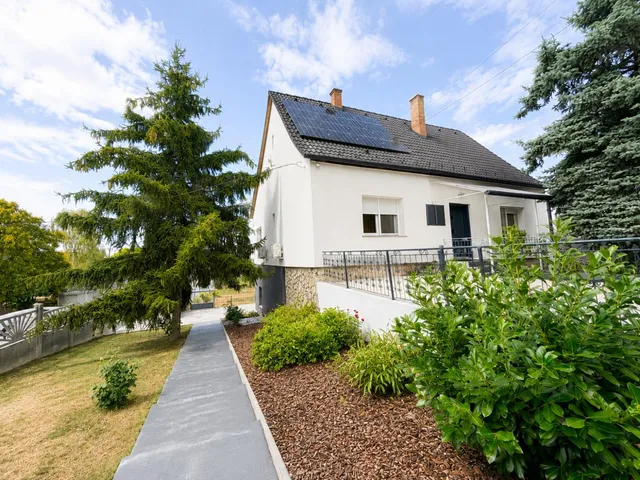 Eladó ház Neszmély 110 nm