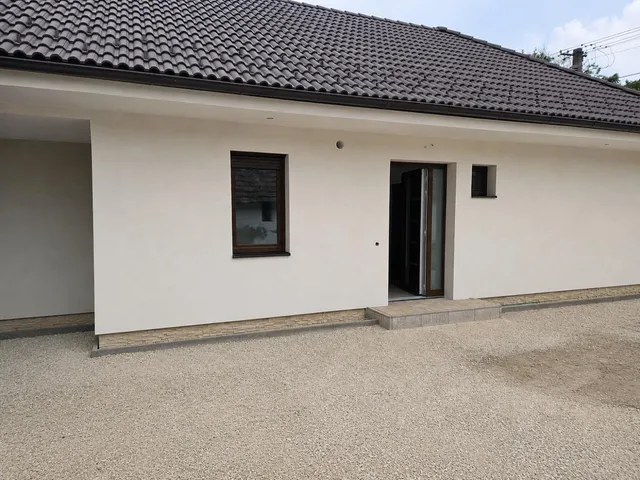 Eladó ház Dunaszentmiklós 84 nm