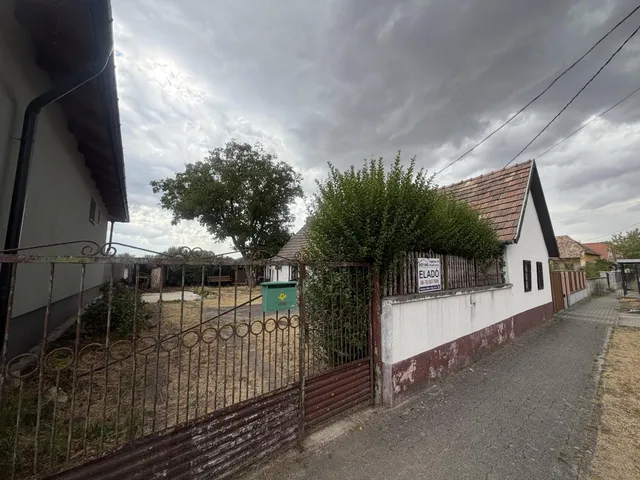 Eladó ház Vértessomló 63 nm