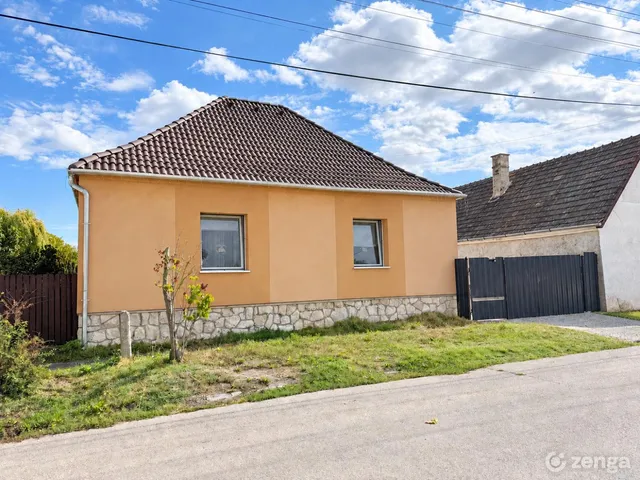 Eladó ház Komárom 85 nm