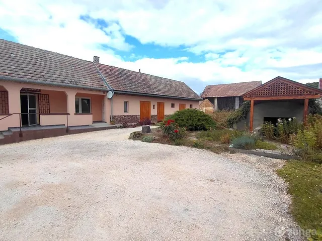 Eladó ház Bakonyszombathely 78 nm