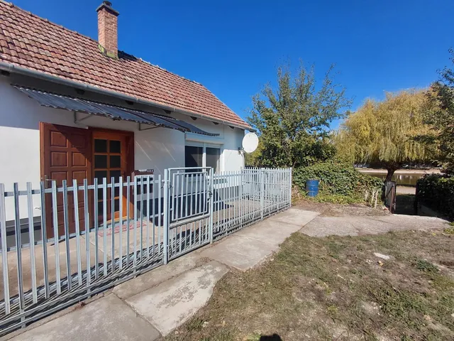 Eladó lakás Komárom 41 nm