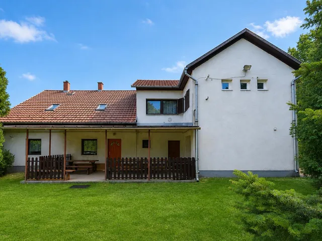 Eladó ház Várgesztes 300 nm