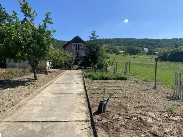 Eladó ház Baj 196 nm