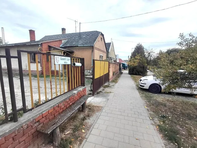 Eladó ház Ászár 58 nm