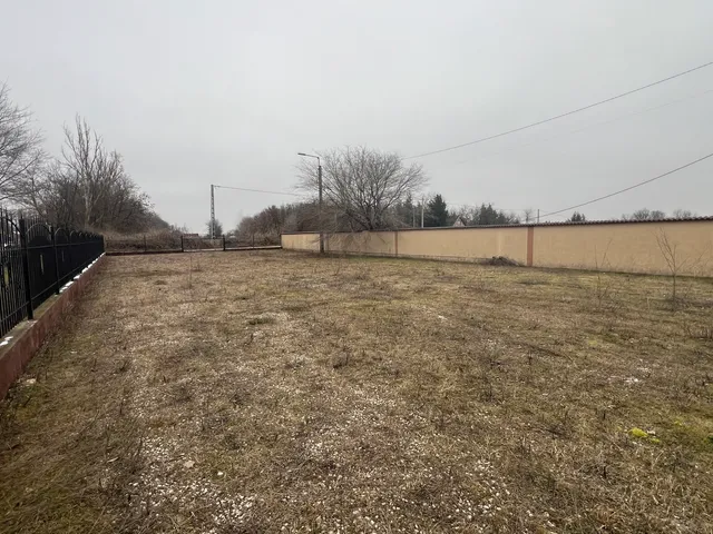 Kiadó kereskedelmi és ipari ingatlan Kecskemét, Talfája 50 nm