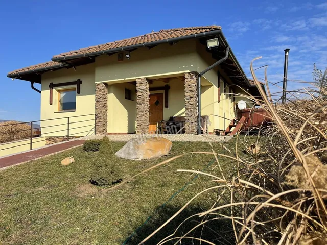 Eladó ház Eger, Bajuszvölgy 159 nm